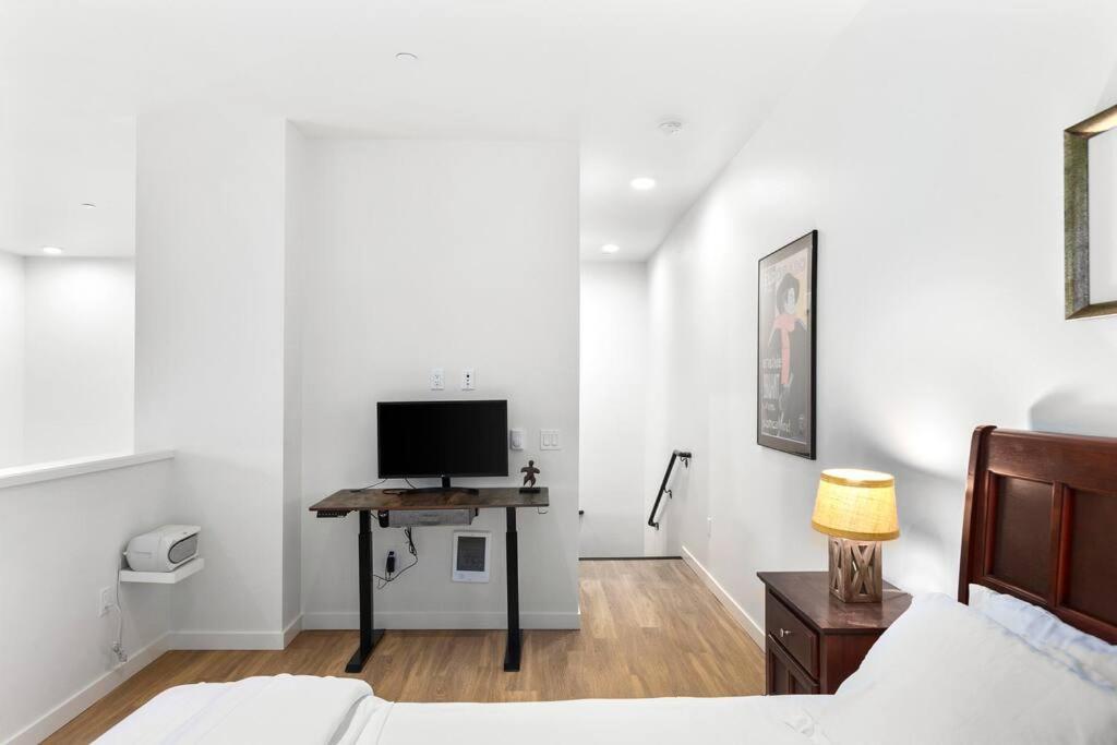 Airy And Open Corner Loft - 92 Walkscore Redmond Exterior foto