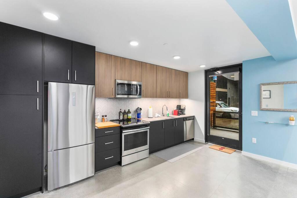 Airy And Open Corner Loft - 92 Walkscore Redmond Exterior foto